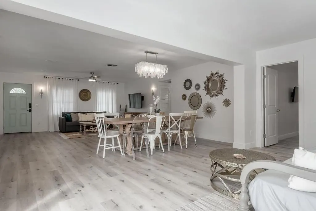 235 E Overbrook Drive Largo