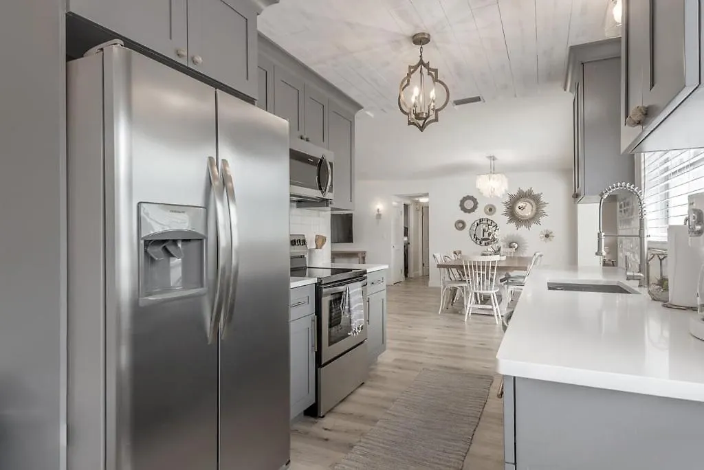 Holiday home 235 E Overbrook Drive Largo
