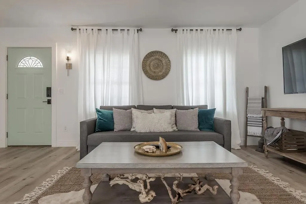 Holiday home 235 E Overbrook Drive Largo