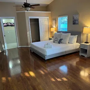 Holiday home Family Getaway Near Clear Water., Largo